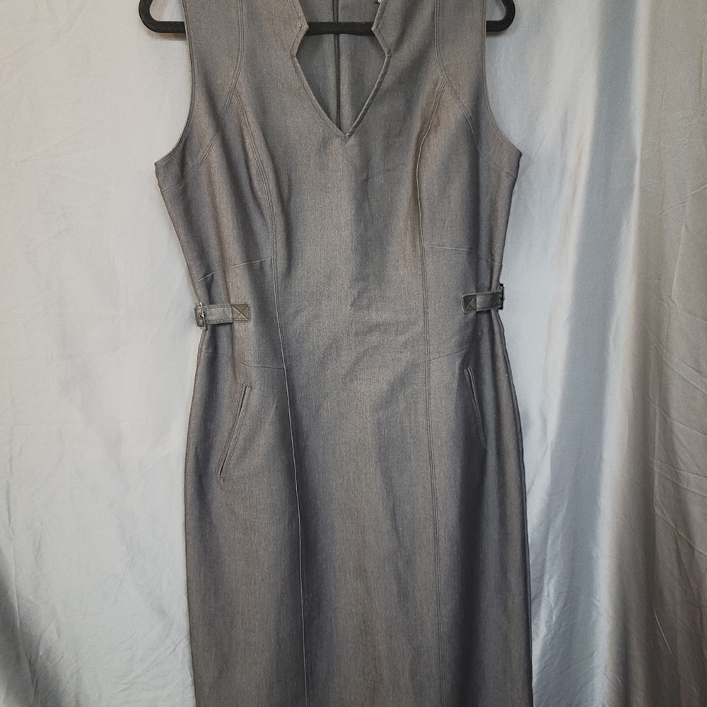 Womens Sharagano grey dress with pockets size 10.